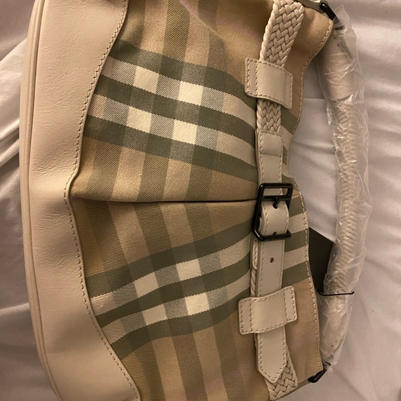 Burberry bag brand new no flaws - Picture 1 of 6